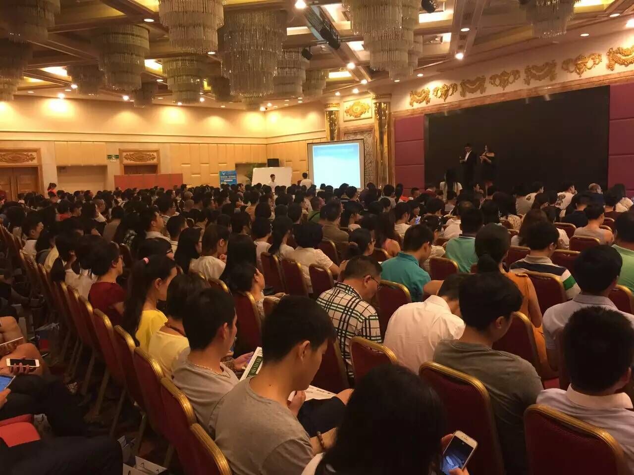 第一頁6月7場線下交流培訓會匯聚上千名外貿人，火爆各地外貿圈